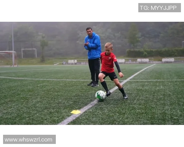 足球明星在家训练的秘密方法与日常坚持分享